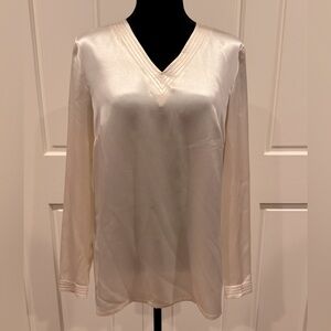 Luisa Spagnoli Perugia 100% silk satin v-neck blouse